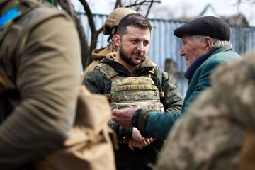 Zelenskiy: "Tahliyeler konusunda Türkiye ile görüşüyoruz"