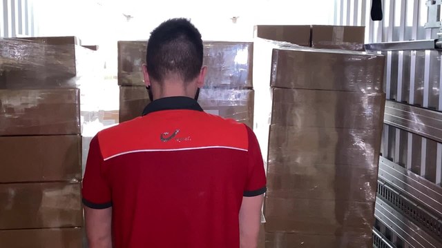 Des biens de secours pour les Ukrainiens acheminés par des camions Bpost