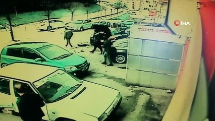 Bariyerlere saplandı, kazadan burnu bile kanamadan kurtuldu