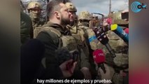 Zalenski recorre las calles de Bucha masacrada por las tropas de Putin
