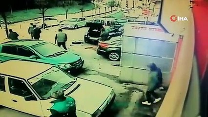 Aracıyla bariyerlere girdi, kazadan burnu bile kanamadan kurtuldu