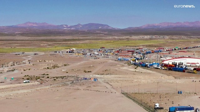 Migrantes venezolanos corren los riesgos de la travesía para alcanzar Chile