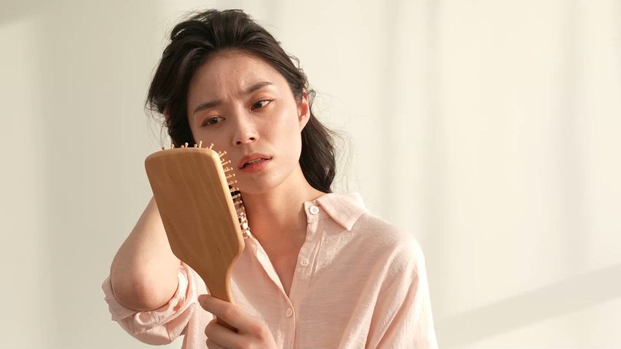 What is Alopecia: Causes and treatment of the hair loss condition