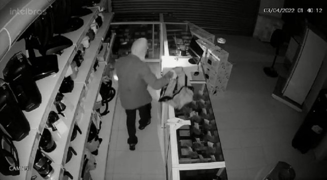 Loja é arrombada por ladrão pela segunda vez em apenas 15 dias, na cidade de Triunfo