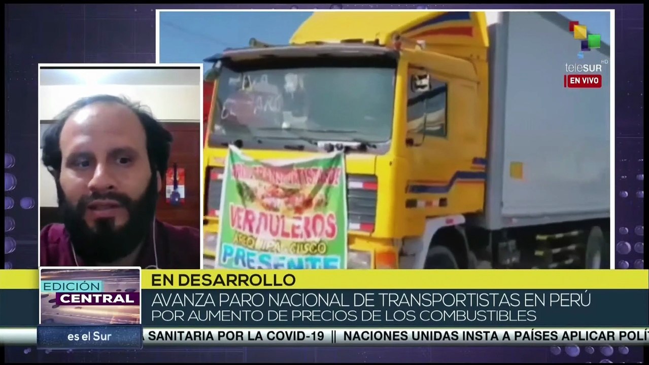 Gremio de transportistas peruanos extienden paro