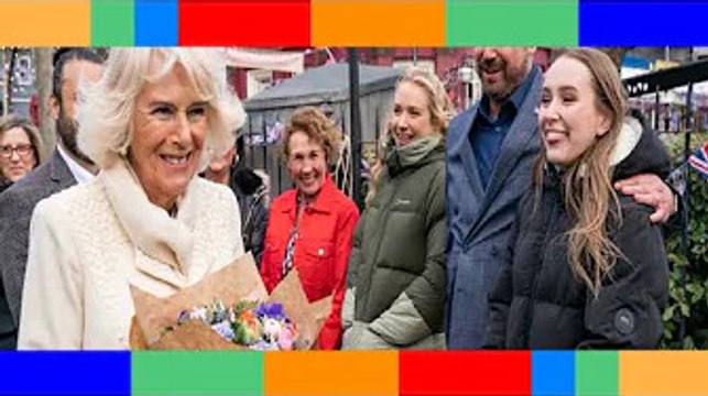 PHOTOS – Le prince Charles et Camilla Parker Bowles : leur visite surprise sur le tournage d’une