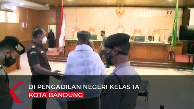 Penampakan Bahar Smith Hadiri Sidang Dugaan Penyebaran Berita Bohong atau Hoaks!
