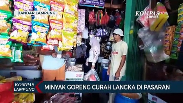 Minyak Curah Langka, Warga Terpaksa Beli Minyak Goreng Kemasan
