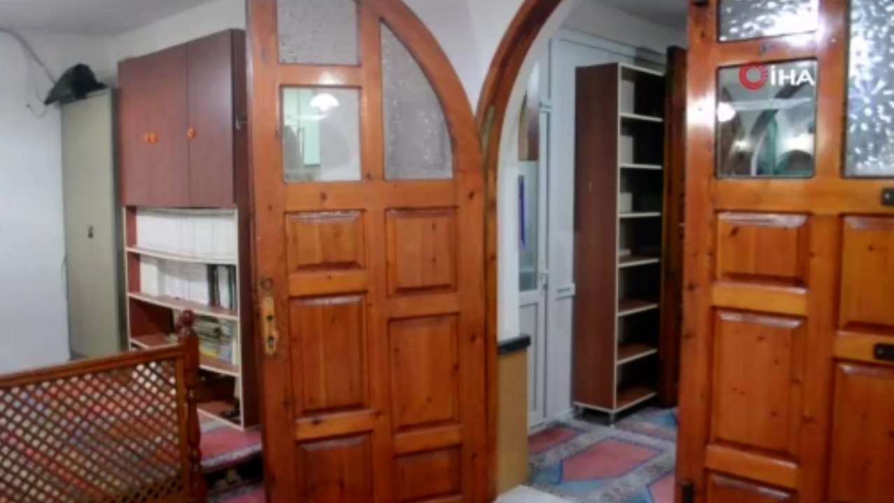 Camiyi soyan hırsıza cami cemaatinden büyük tepki: “Gidin adam gibi bir yerde çalışın”