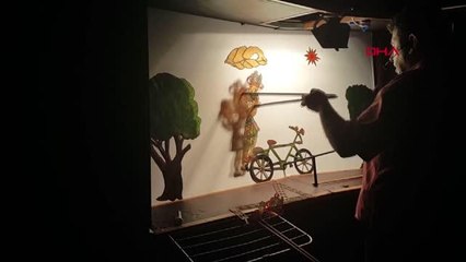 ÇOCUKLUĞUNDA HAYRAN KALDIĞI SANATI YAŞATIYOR