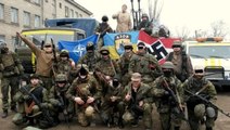 Rus kuvvetlerin esir aldığı Azov taburu üyesini Ukrayna halkı resmen linç etti