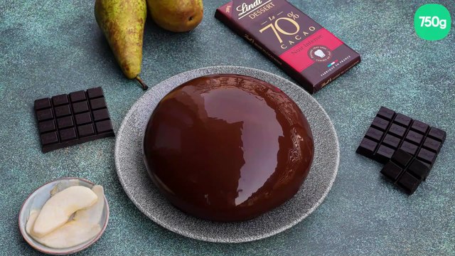 Entremets aux poires et chocolat et glaçage miroir