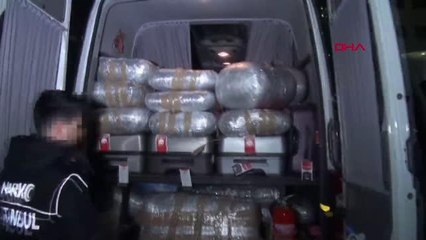 İSTANBUL-TUZLA'DA VALİZLERE DOLDURULAN 190 KİLOGRAM HİNT KENEVİRİ YAKALANDI