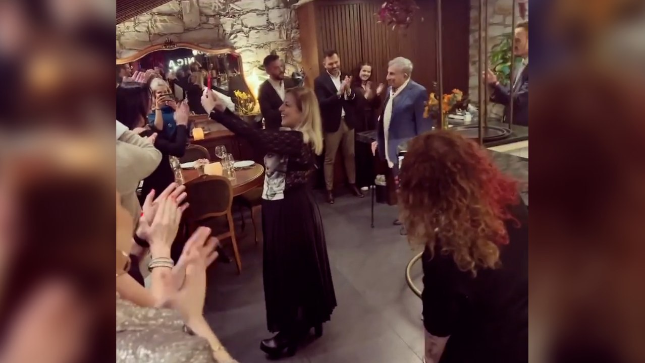 Haldun Dormen 94. yaşını dans ederek kutladı