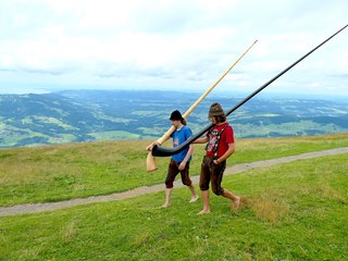 Auf Tour - Z’Fuaß Trailer Deutsch German (2022)