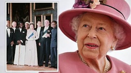 Queen smiles widely in stunning throwback picture as palace continues Jubilee countdown
