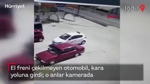 El freni çekilmeyen otomobil, kara yoluna girdi; o anlar kamerada