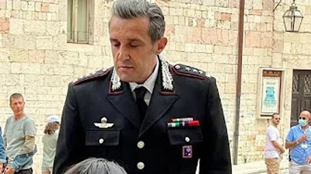 Don Matteo 13, Flavio Insinna ammette: Quando ho rivisto Terence Hill ho provato imbarazzo, quello