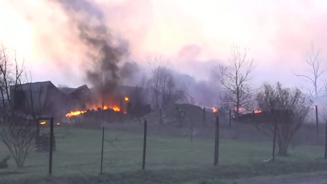 Storms deal powerful winds and flooding rain in Texas
