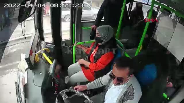 OTOBÜSTE FENALAŞAN YOLCUYU HASTANEYE YETİŞTİRDİ