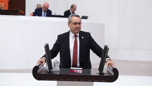 8 Mart'ta yürüyüş yapan kadın öğrencilerin bursları terör ve anarşi gerekçe gösterilerek kesildi