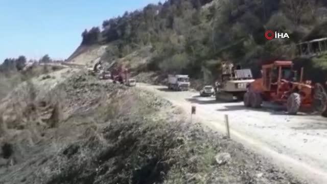 Heyelan nedeniyle kapanan Kastamonu-Çatalzeytin karayolunda çalışmalar sürüyor