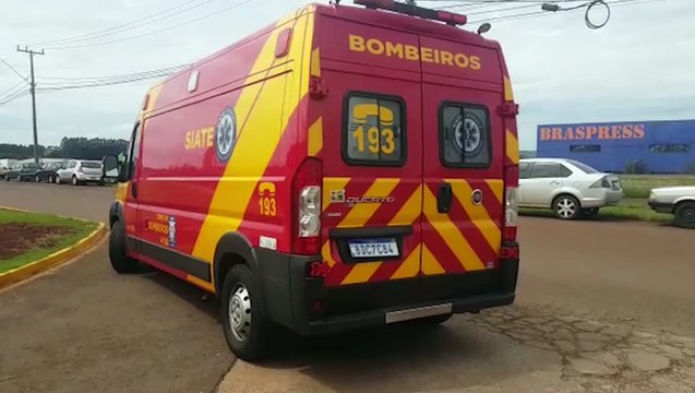 Três veículos se envolvem em colisão traseira na Avenida Tancredo Neves