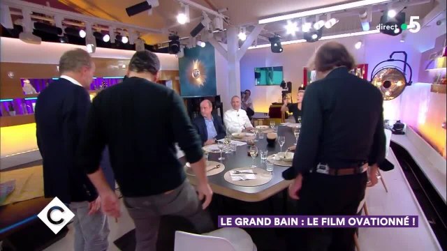 GALA VIDÉO - Gilles Lellouche et Benoît Poelvoorde survoltés sur le plateau de C à vous