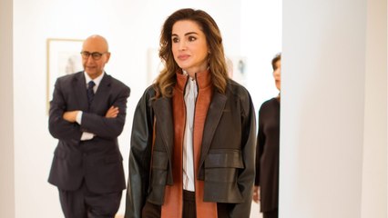 GALA VIDEO - Rania de Jordanie surprend avec un blouson de biker très fashion