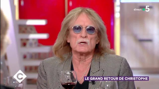 GALA VIDEO - Le chanteur Christophe dévoile le nom de la seule chanson qu'il n'aime pas dans son répertoire