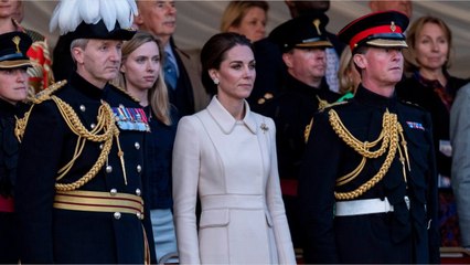 GALA VIDEO - Kate Middleton à Trooping The Colour : un véritable supplice en perspective