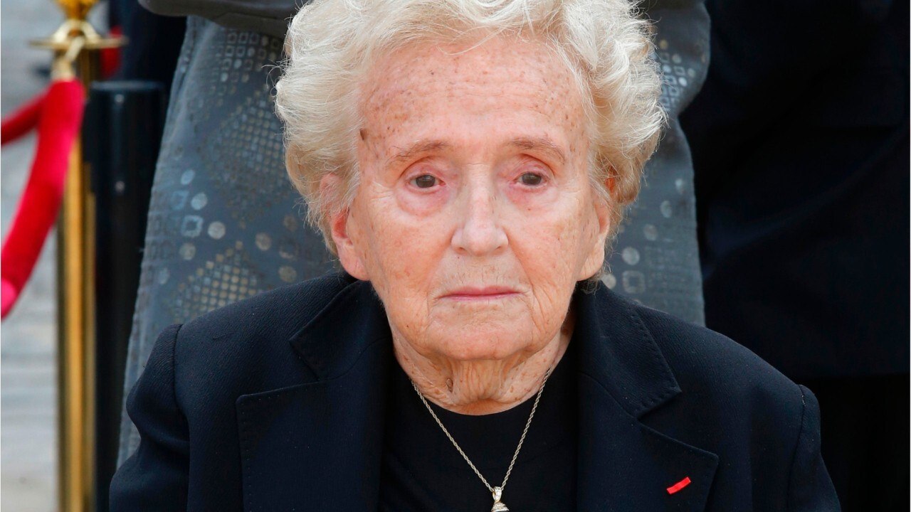 GALA VIDEO :Obsèques de Jacques Chirac : Bernadette, affaiblie, n'a pas lâché la main de son petit-fils Martin