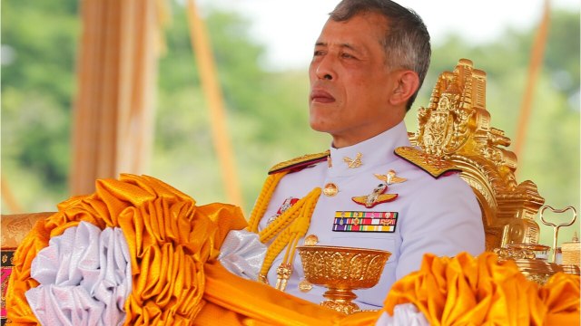 GALA VIDÉO - La concubine répudiée du roi de Thaïlande détenue dans une prison du palais ?