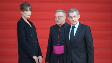 GALA VIDÉO - Pourquoi Carla Bruni a failli provoquer un incident diplomatique quand elle était à l’Elysée