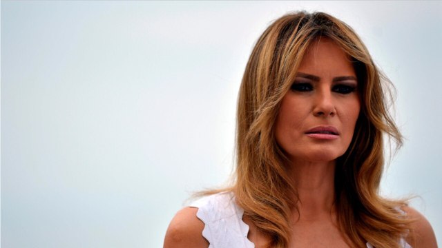 GALA VIDÉO - Melania Trump en mode “Reine des neiges” à la Maison Blanche : la vidéo qui séduit l’Amérique