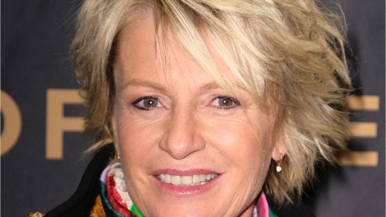 GALA VIDEO - Sophie Davant, Faustine Bollaert et Daphné Bürki réunies pour le Réveillon : la vérité sur leurs relations