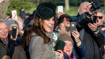 GALA VIDÉO - Kate Middleton et William séparés au dîner de Noël : cette règle étonnante