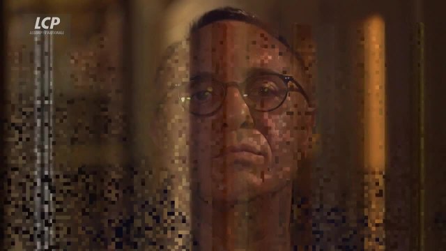 GALA VIDÉO - François Hollande et Valérie Trierweiler : le cliché dont l’ex-président a longtemps été très fier