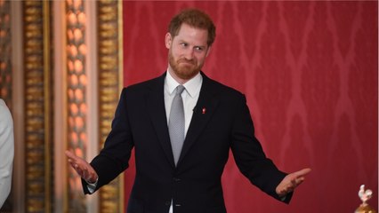 GALA VIDÉO - PHOTO – Le prince Harry, le visage fermé, aperçu pour la première fois depuis le scandale