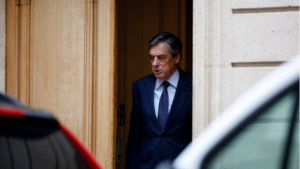 GALA VIDEO - « On s’était battu comme des lions " : François Fillon fait la leçon à Emmanuel Macron
