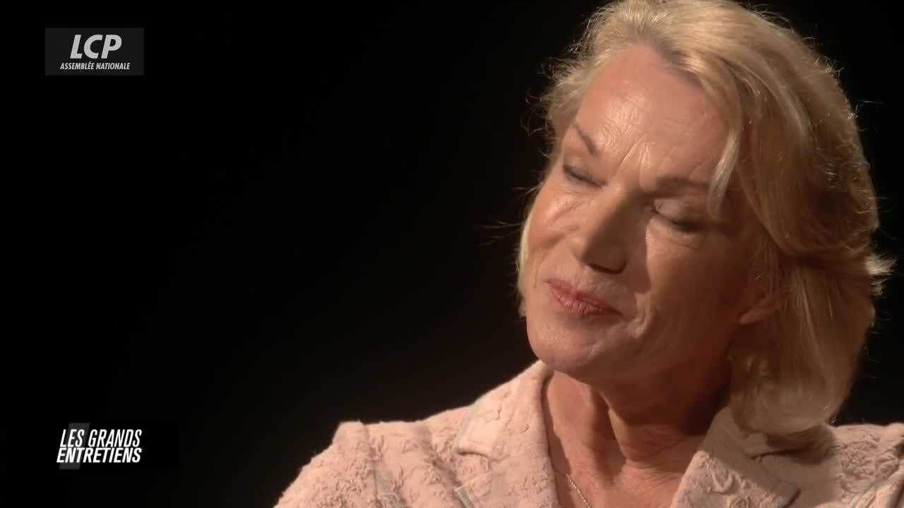 GALA VIDÉO - Brigitte Lahaie reconnaissante : ce que sa carrière doit à Bernard Pivot