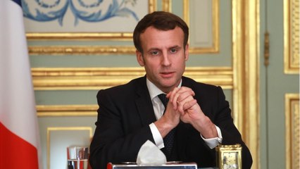 GALA VIDEO - Emmanuel Macron « parle trop " : autour du président les critiques fusent