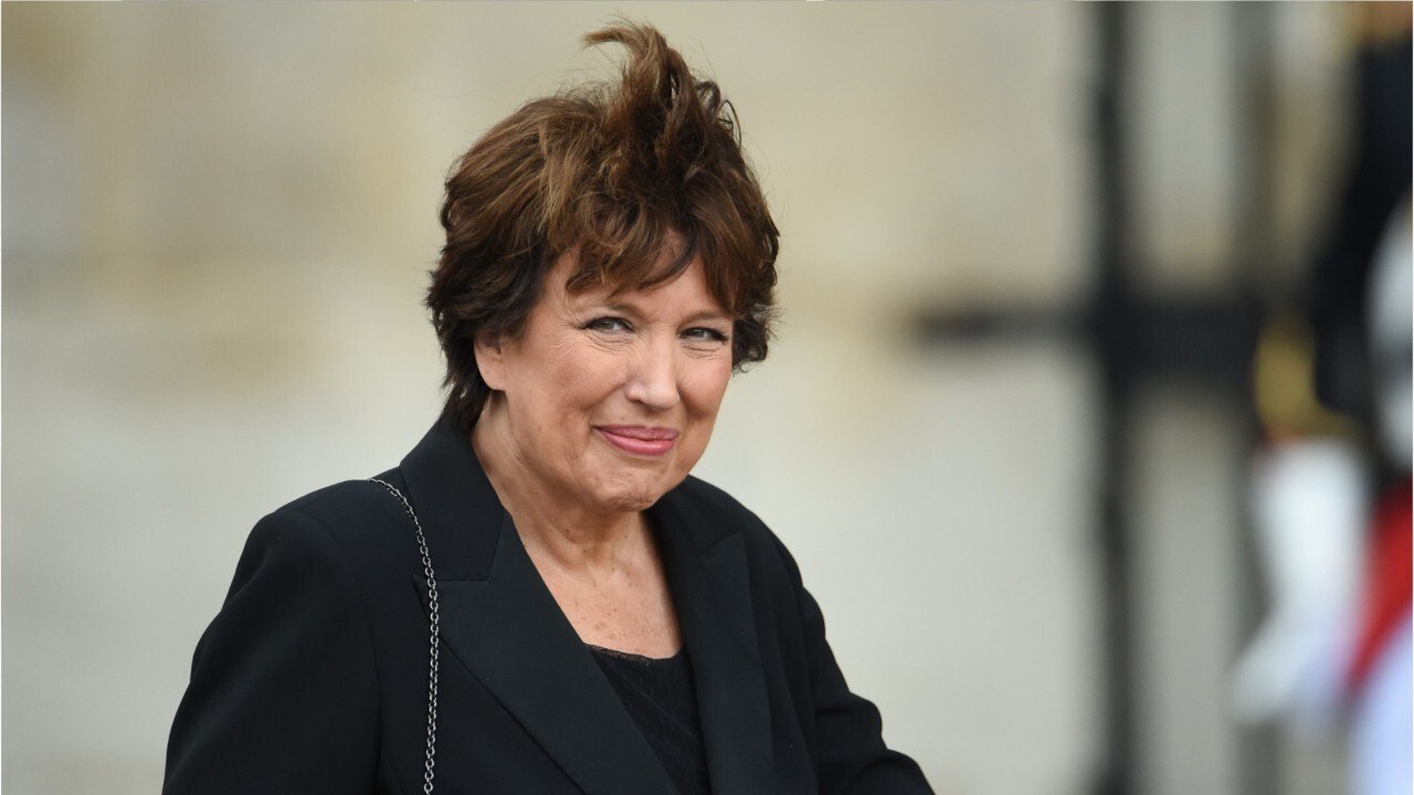 GALA VIDEO - Roselyne Bachelot prête à reprendre du service ? Son équipe bouillonne