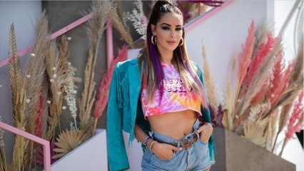 VOICI - Nabilla enceinte : elle dévoile son baby bump dans un bikini sexy
