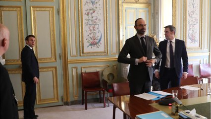 GALA VIDEO - Emmanuel Macron au bord du divorce avec Edouard Philippe : le président appelle les journalistes dans son dos