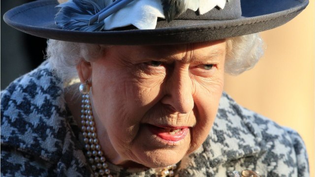 GALA VIDEO - La reine Elizabeth II possède son propre restaurant McDonald’s