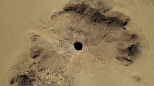Au Yémen, un mystérieux puits de l'enfer fascine les géologues