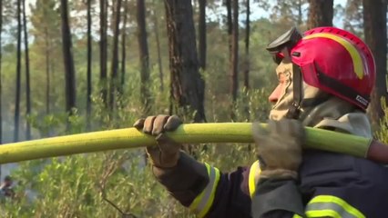 Deux morts dans l'incendie sur la Côte d'Azur, toujours virulent