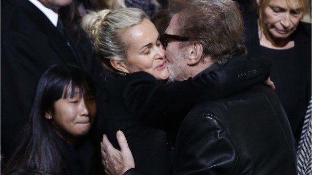 GALA VIDEO - Laeticia Hallyday virulente avec Eddy Mitchell qui l’a abandonnée