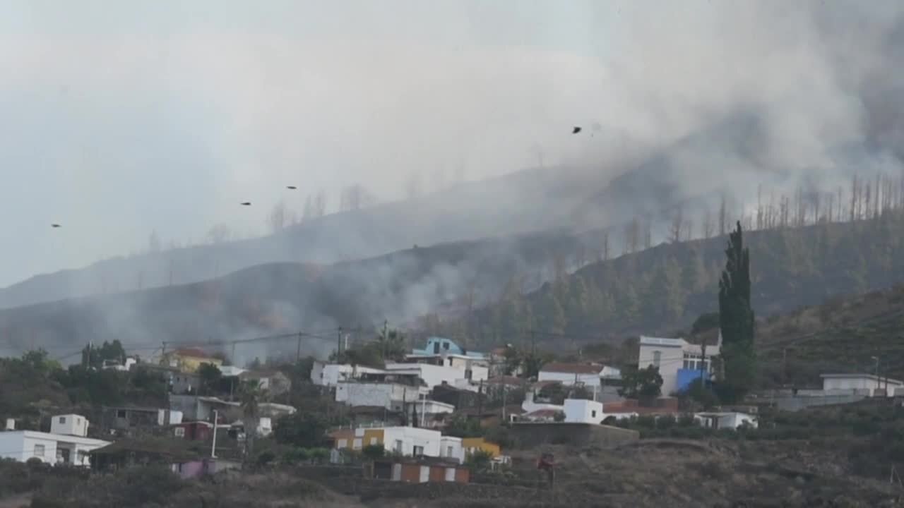 Canaries: "nombreuses" maisons détruites par la lave, 5.000 évacuations